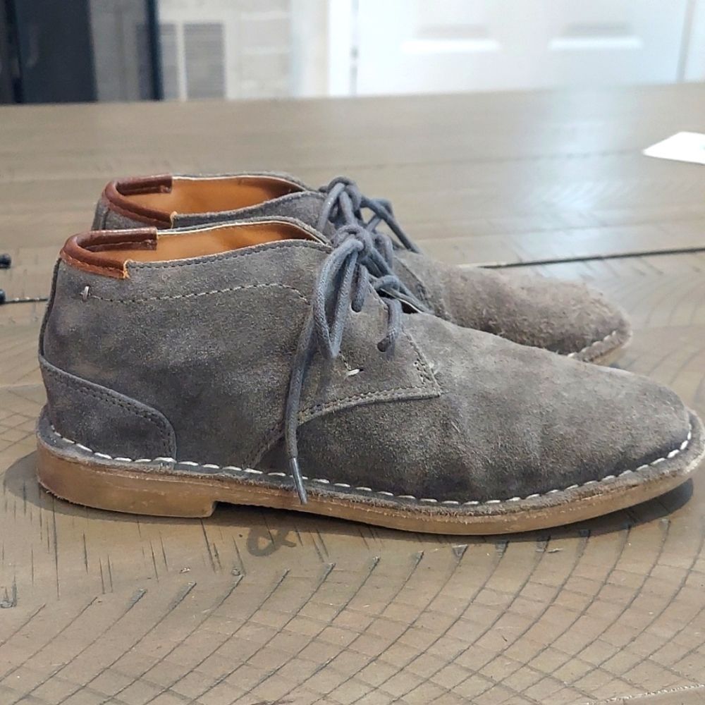 Kenneth Cole Gray Suede Chukka Boots Sz 1